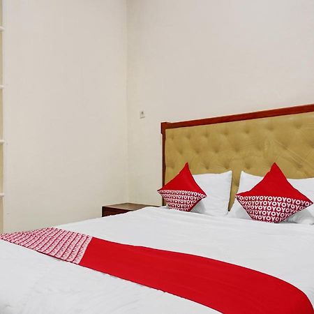 OYO 90702 Wisma Tobana Kebayoran Mencil Dış mekan fotoğraf
